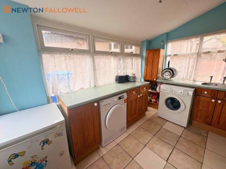 3 bedroom Semi-detached house for sale in Romsey Place, Mansfield, NG19