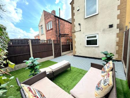 3 bedroom Terraced House for sale in Welbeck Road, Mansfield Woodhouse, NG19