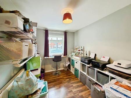 4 bedroom Semi-detached house for sale in Queensway, Forest Town, NG19