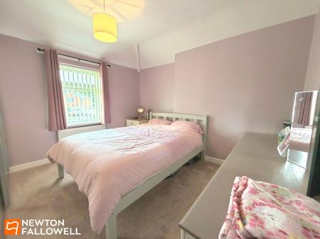 4 bedroom Semi-detached house for sale in Queensway, Forest Town, NG19