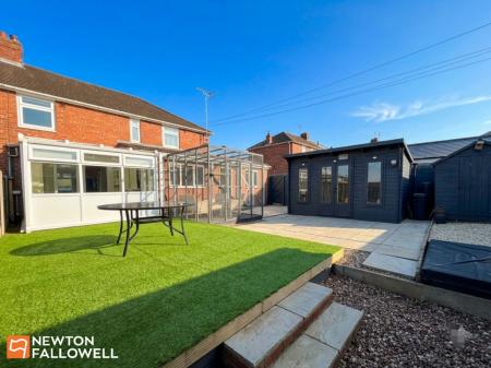4 bedroom Semi-detached house for sale in Queensway, Forest Town, NG19