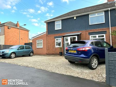 4 bedroom Semi-detached house for sale in Queensway, Forest Town, NG19