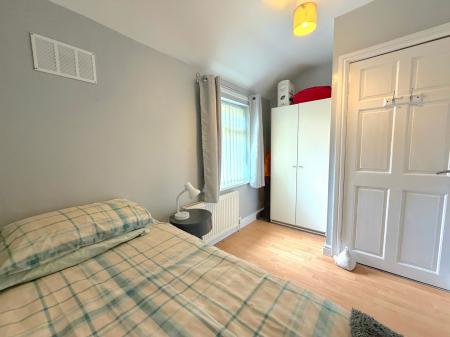 4 bedroom Semi-detached house for sale in Queensway, Forest Town, NG19