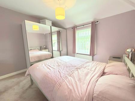 4 bedroom Semi-detached house for sale in Queensway, Forest Town, NG19