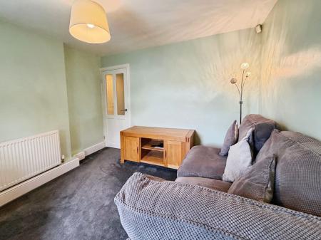 4 bedroom Semi-detached house for sale in Queensway, Forest Town, NG19