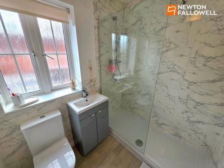 4 bedroom End of terrace house for sale in Rufford Drive, Mansfield Woodhouse, NG19
