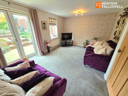 4 bedroom End of terrace house for sale in Rufford Drive, Mansfield Woodhouse, NG19