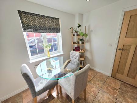 4 bedroom End of terrace house for sale in Rufford Drive, Mansfield Woodhouse, NG19