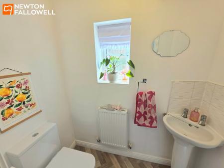 4 bedroom End of terrace house for sale in Rufford Drive, Mansfield Woodhouse, NG19