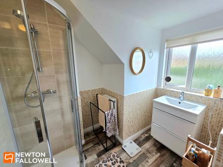 4 bedroom End of terrace house for sale in Rufford Drive, Mansfield Woodhouse, NG19