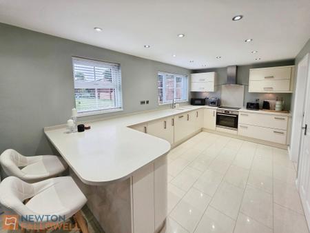 4 bedroom Detached house for sale in Broughton Close, Clipstone Village, NG21