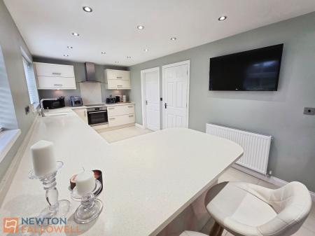 4 bedroom Detached house for sale in Broughton Close, Clipstone Village, NG21