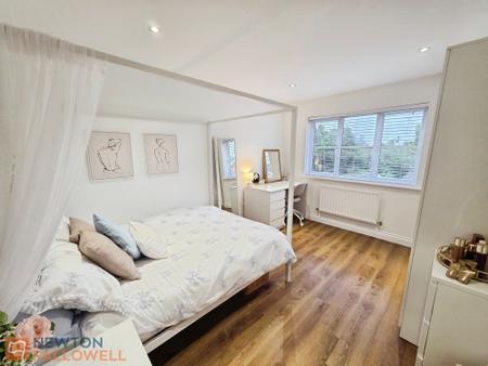 4 bedroom Detached house for sale in Broughton Close, Clipstone Village, NG21