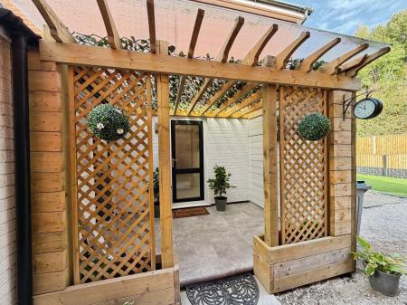 3 bedroom Detached house for sale in Churchfield Drive, Rainworth, NG21