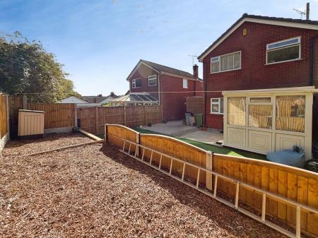 3 bedroom Detached house for sale in Churchfield Drive, Rainworth, NG21
