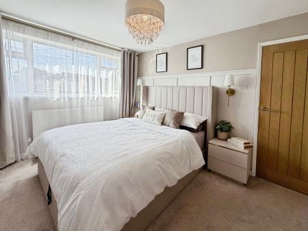 3 bedroom Detached house for sale in Churchfield Drive, Rainworth, NG21