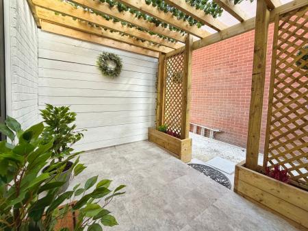 3 bedroom Detached house for sale in Churchfield Drive, Rainworth, NG21