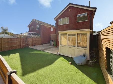 3 bedroom Detached house for sale in Churchfield Drive, Rainworth, NG21