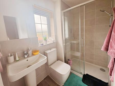 4 bedroom Detached house for sale in Grasshopper Green, Sutton-In-Ashfield, NG17