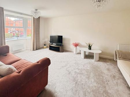 4 bedroom Detached house for sale in Grasshopper Green, Sutton-In-Ashfield, NG17
