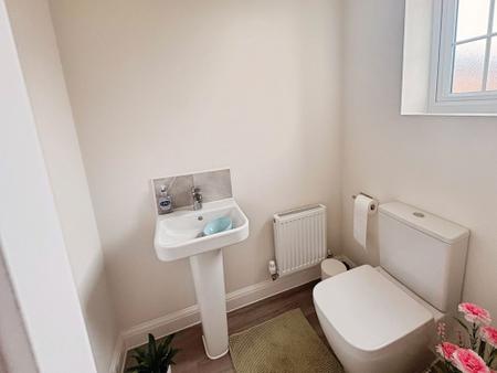 4 bedroom Detached house for sale in Grasshopper Green, Sutton-In-Ashfield, NG17