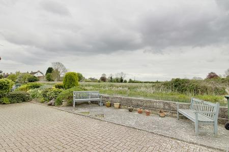 2 bedroom Flat for sale in Bridge Street, Deeping St. James, PE6