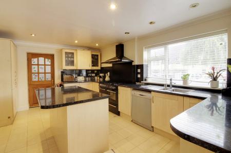 5 bedroom Detached house for sale in Eastgate, Deeping St. James, PE6
