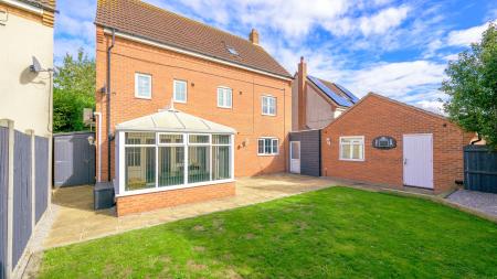 5 bedroom Detached house for sale in Haywain Drive, Deeping St Nicholas, PE11