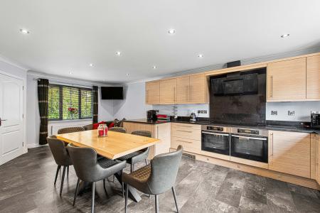 5 bedroom Detached house for sale in Haywain Drive, Deeping St Nicholas, PE11
