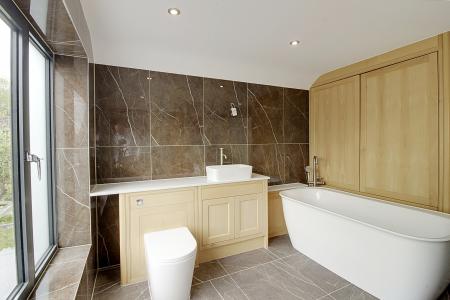 4 bedroom Detached house for sale in High Street, Market Deeping, PE6