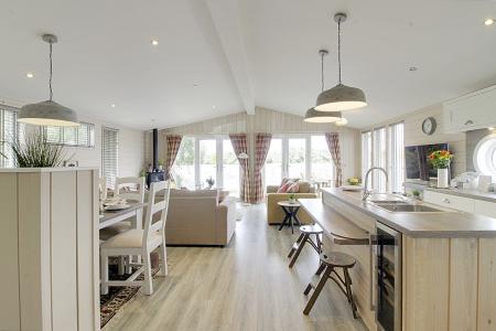 3 bedroom Lodge for sale in Langtoft Lakes, Langtoft, PE6