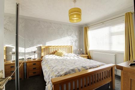 5 bedroom Semi-detached house for sale in Oak Road, Glinton, PE6