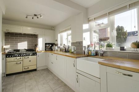 5 bedroom Semi-detached house for sale in Oak Road, Glinton, PE6