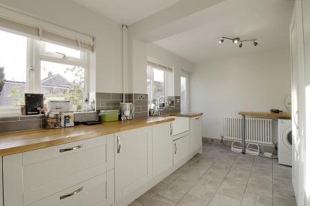 5 bedroom Semi-detached house for sale in Oak Road, Glinton, PE6