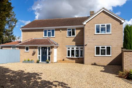 5 bedroom Detached house for sale in Prestland, Market Deeping, PE6