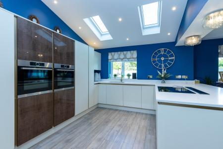 5 bedroom Detached house for sale in Prestland, Market Deeping, PE6