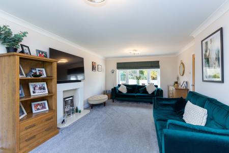 5 bedroom Detached house for sale in Prestland, Market Deeping, PE6