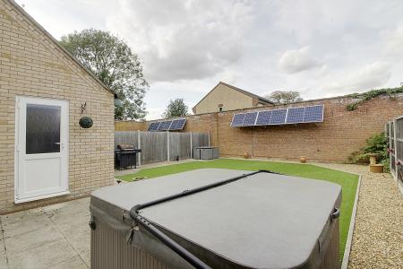 4 bedroom Detached house to let in Gold Street, Eye, PE6