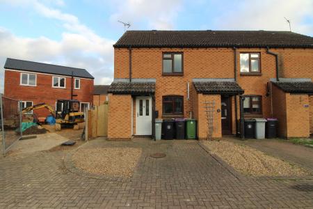 2 bedroom End of terrace house for sale in Lancaster Way, Market Deeping, PE6
