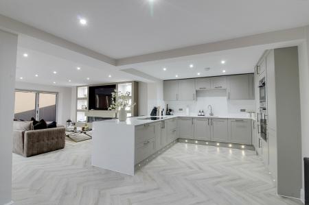 4 bedroom Detached house for sale in Village Streets, Frognall, PE6