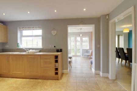 5 bedroom Detached house for sale in Cornfield Close, Deeping St Nicholas, PE11