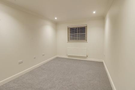 2 bedroom Flat to let in Bridge Street, Deeping St. James, PE6