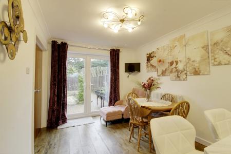 3 bedroom Terraced House to let in Godsey Crescent, Market Deeping, PE6