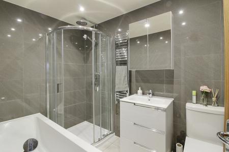 3 bedroom Terraced House to let in Godsey Crescent, Market Deeping, PE6