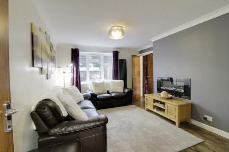 3 bedroom Terraced House to let in Godsey Crescent, Market Deeping, PE6