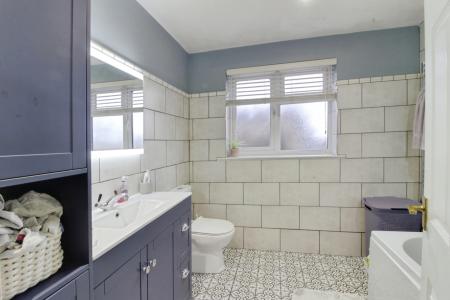 4 bedroom Detached house for sale in Hawthorn Close, Market Deeping, PE6