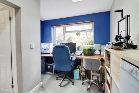 4 bedroom Detached house for sale in Hawthorn Close, Market Deeping, PE6