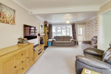 4 bedroom Detached house for sale in Hawthorn Close, Market Deeping, PE6