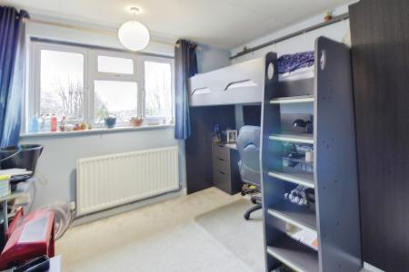 4 bedroom Detached house for sale in Hawthorn Close, Market Deeping, PE6