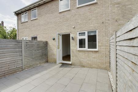 2 bedroom Terraced House to let in Anson Court, Market Deeping, PE6